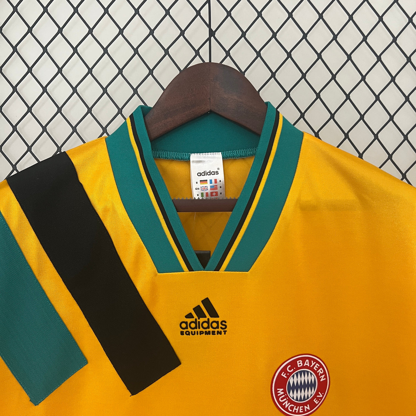 Equipamento Retro Secundário FC Bayern Munich 1993/95
