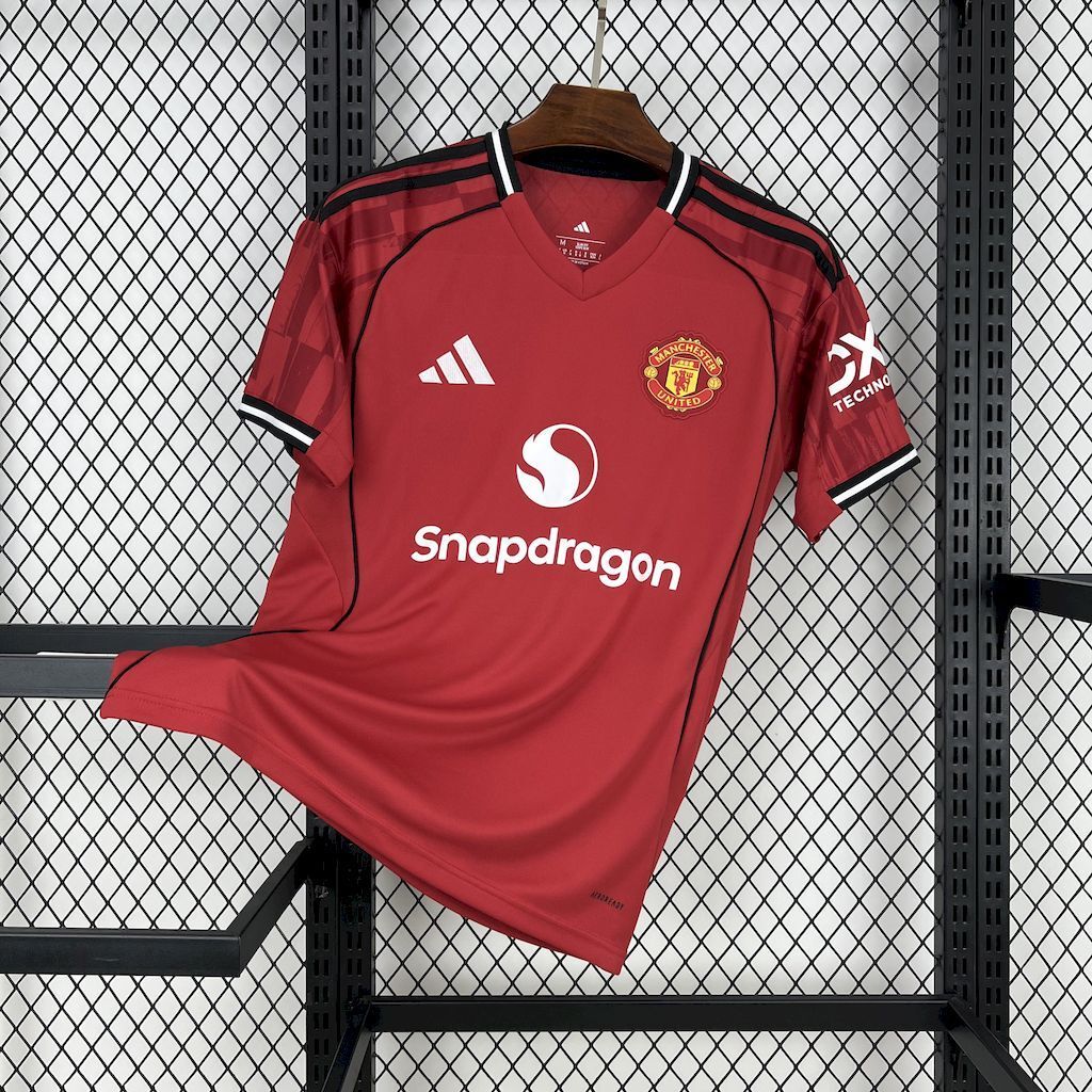 Equipamento Principal Manchester United 2024/25