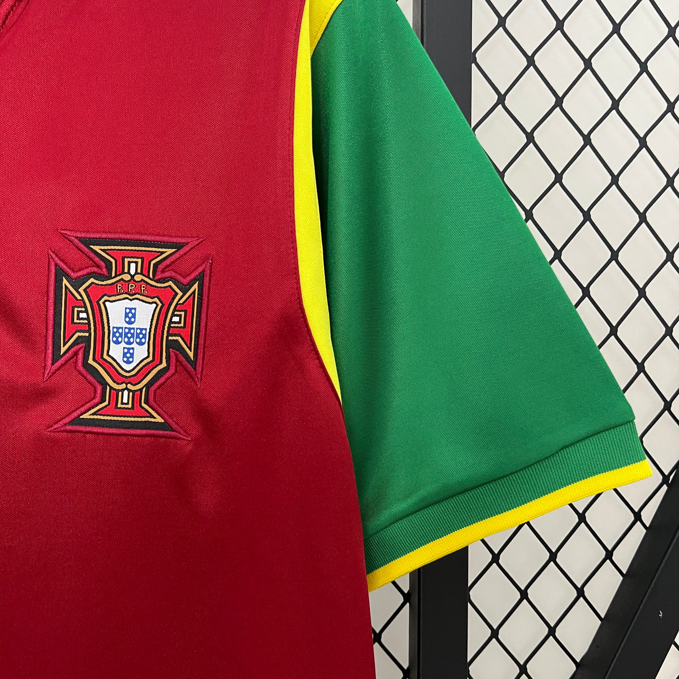 Equipamento Retro Principal Portugal 1998