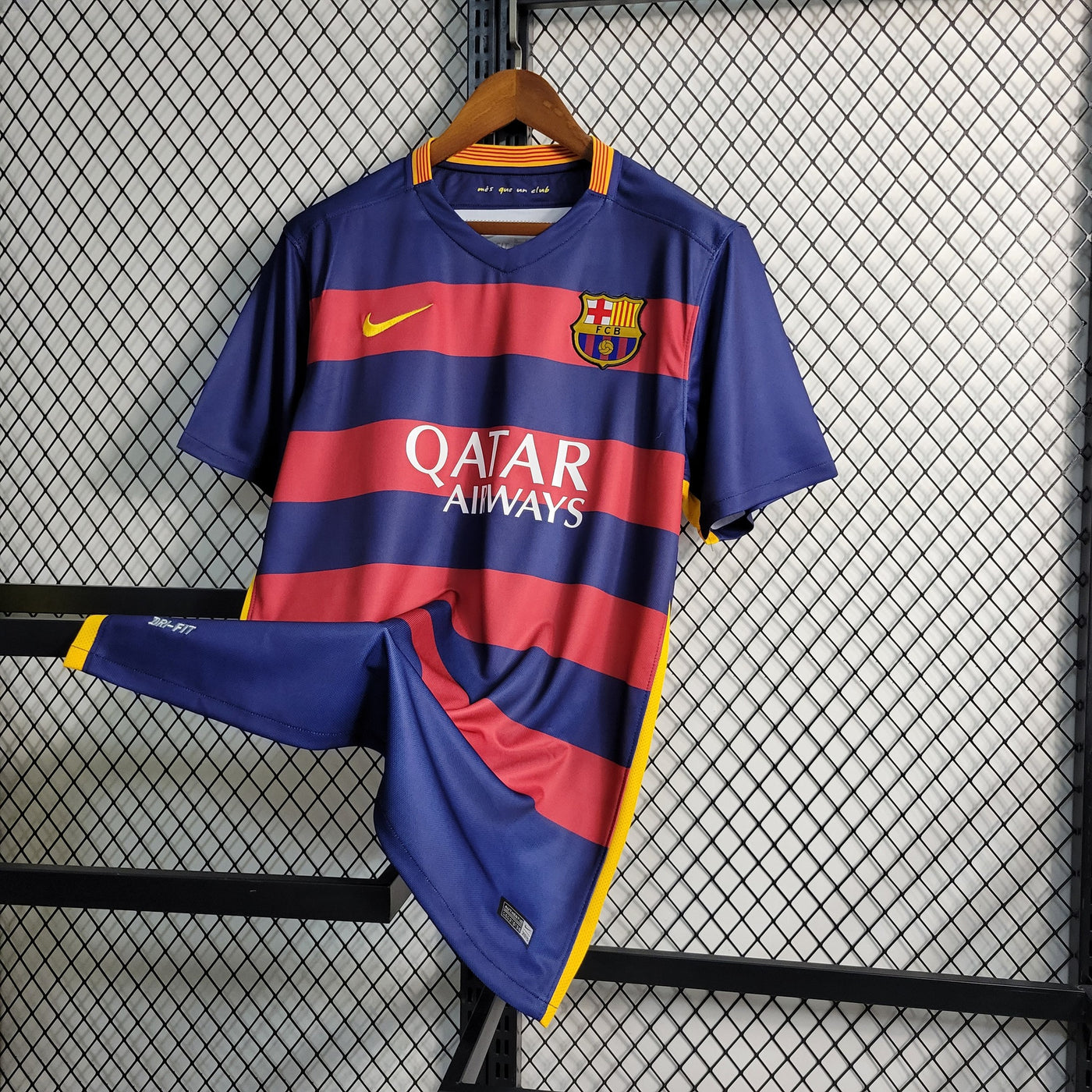 Equipamento Retro Principal Barcelona 2015/16