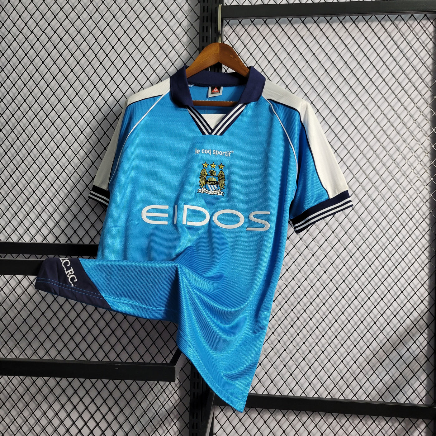 Equipamento Retro Principal Manchester City 1999/01