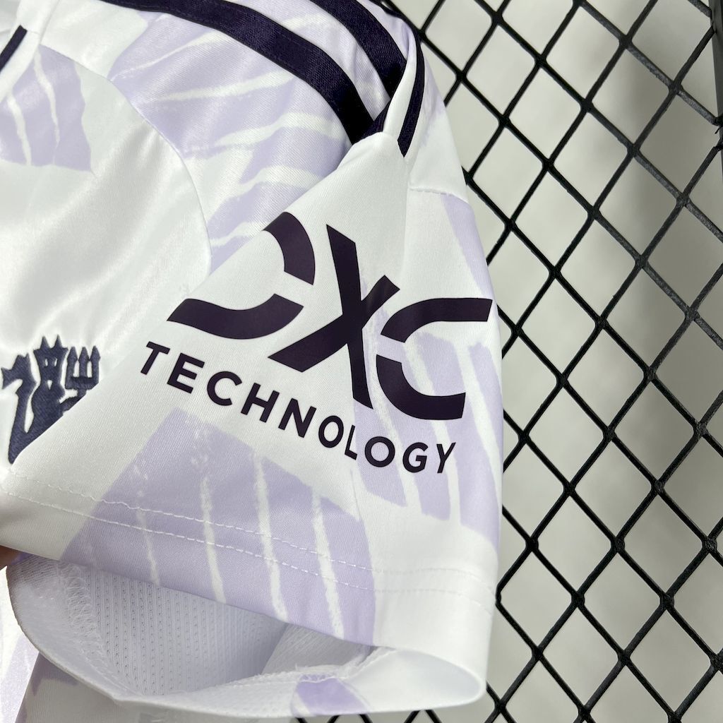 Equipamento Secundário Manchester United 2025/26