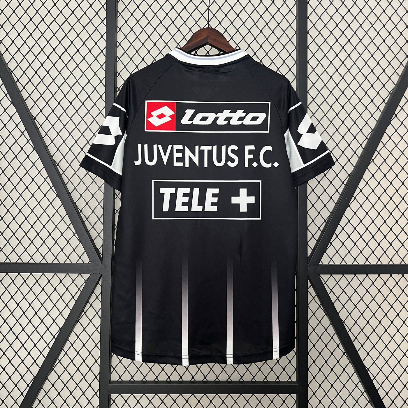 Equipamento Retro Principal Juventus 2000/2001