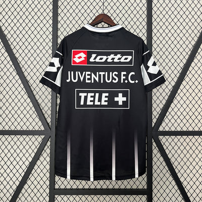 Equipamento Retro Principal Juventus 2000/2001