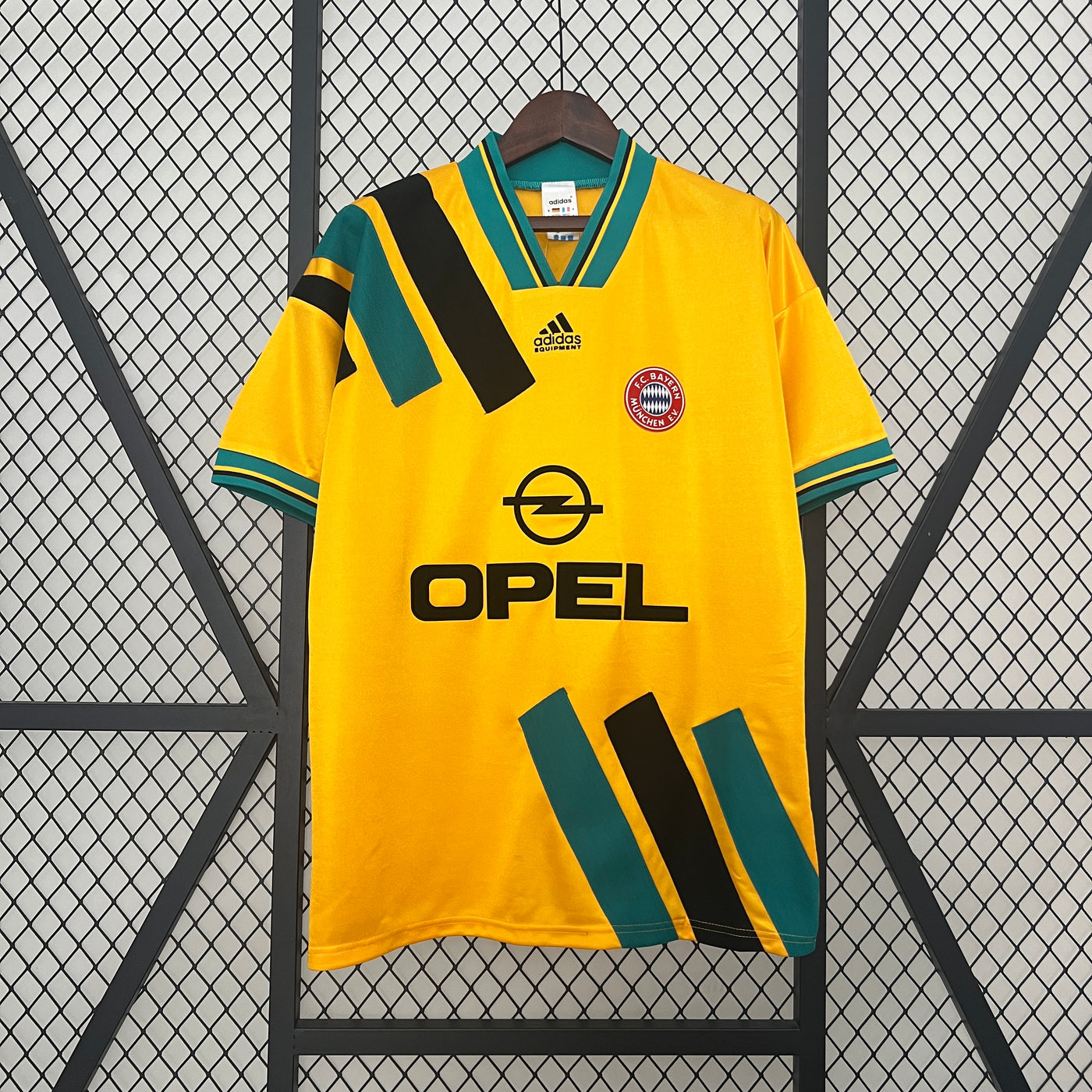 Equipamento Retro Secundário FC Bayern Munich 1993/95