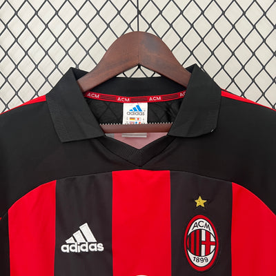 Equipamento Retro Principal AC Milan 2001/02