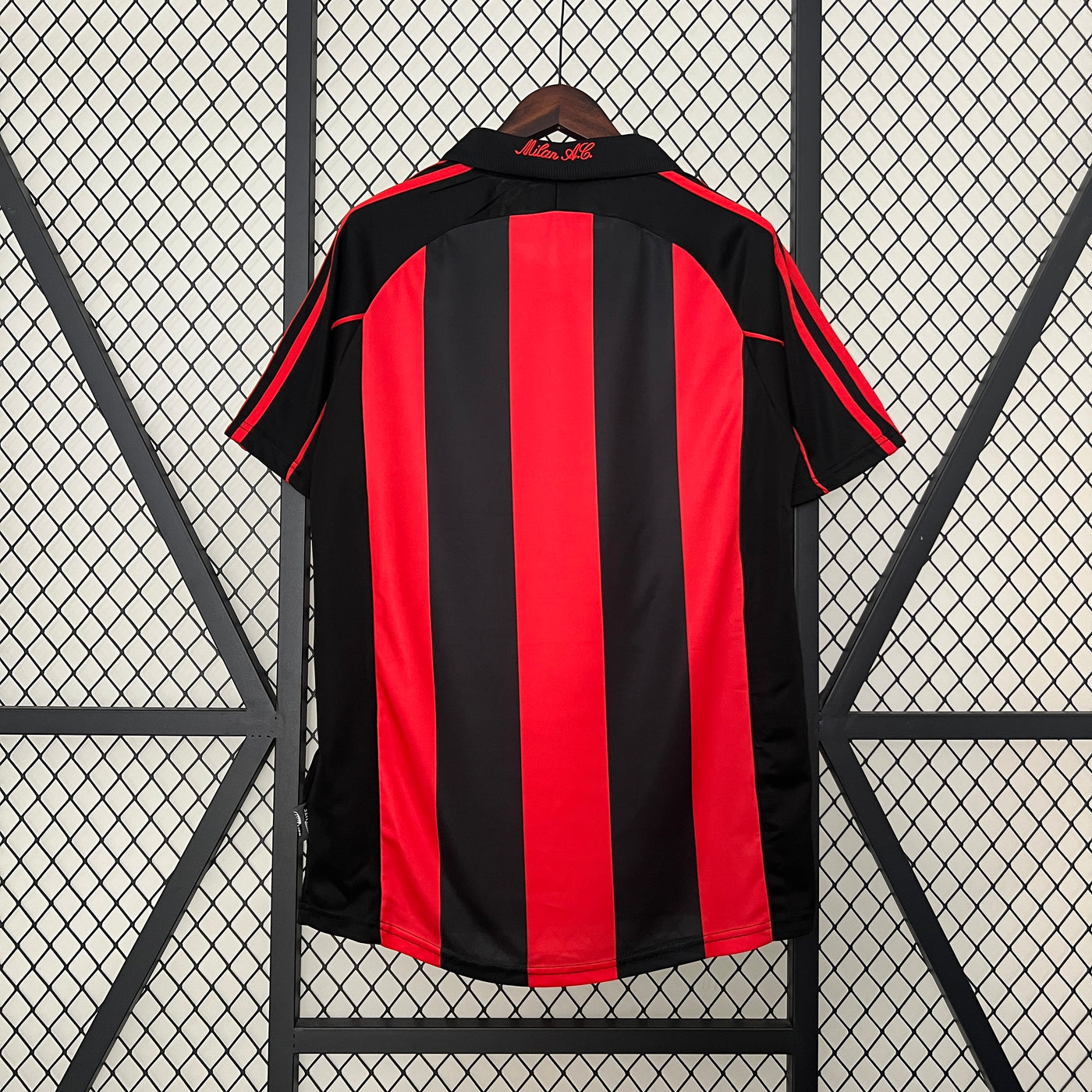 Equipamento Retro Principal AC Milan 2001/02